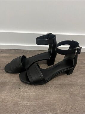 VINCE Raine Leather City Sandals Black Size 6M